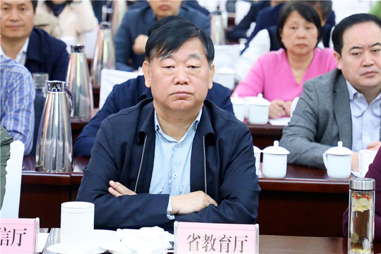 省教育厅党组成员朱玉山出席会议.jpg